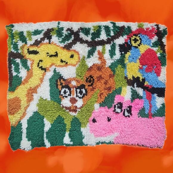VTG 70s Latch Hook Rug, Jungle Animals: Giraffe, Parrot, Hippo, & Cheetah, 21x26 - Picture 1 of 4